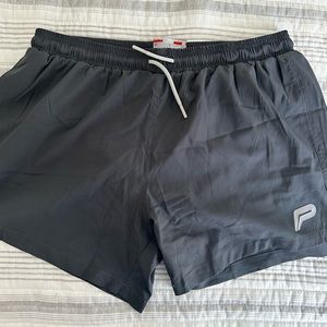 Pursue men’s swim shorts in carbon grey.